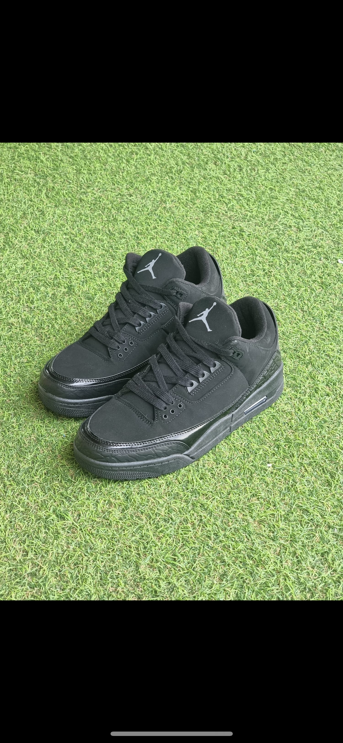 Jordan 3 negra entera