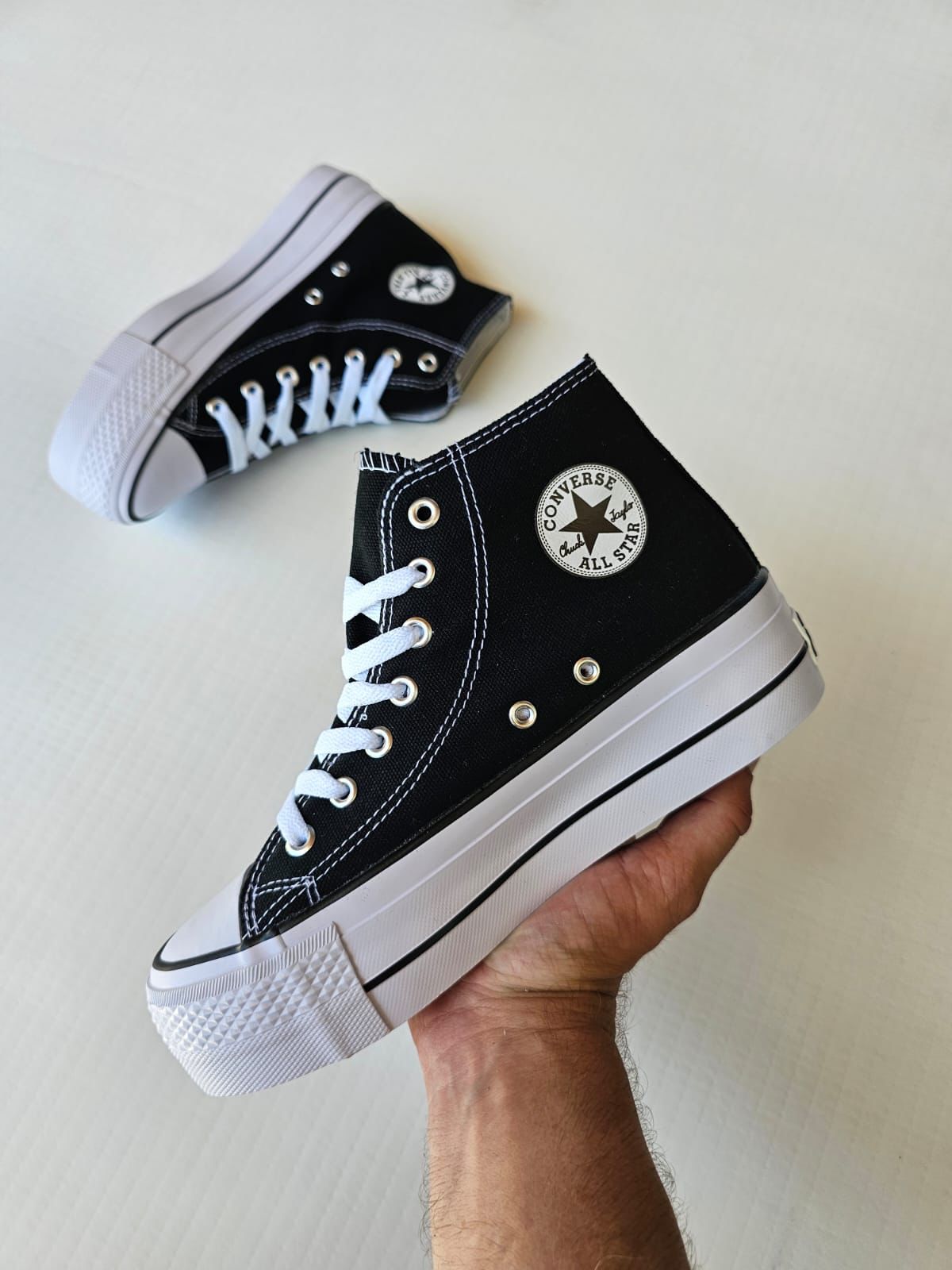 Converse bota